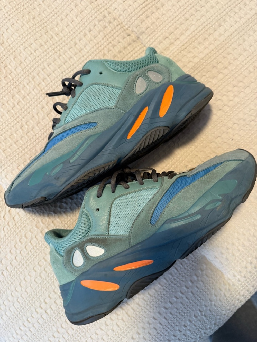 Yeezy boost 700 faded azure